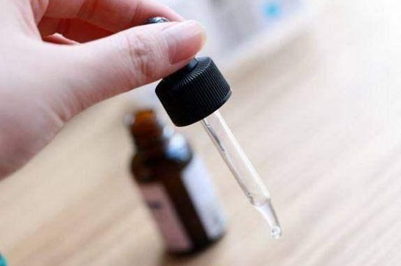 运动 精华液每天都要涂吗?皮肤科医生:你的皮肤不差谁差