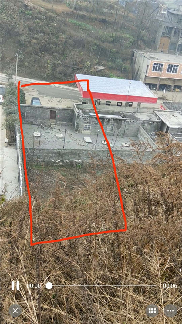 话晴空|为父追凶17年男子举报办案所长，称其以“缉凶归案”为条件骗田地扩建加油站