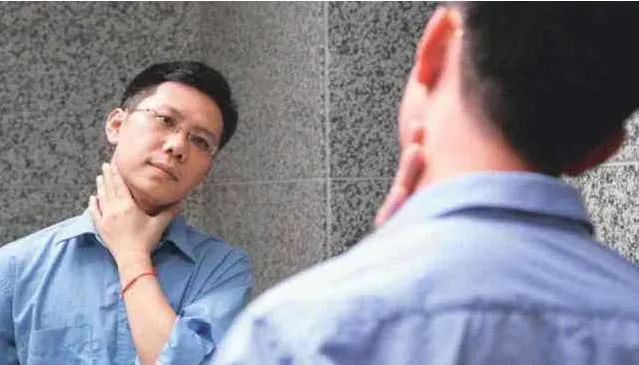 「」艾滋病慢慢接近时，皮肤上往往会有4种“异常”，希望你一个没中