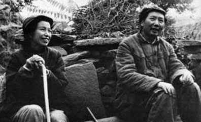窑洞|毛主席与夫人江青在一起的老照片,弥足珍贵,最后一张很罕见!