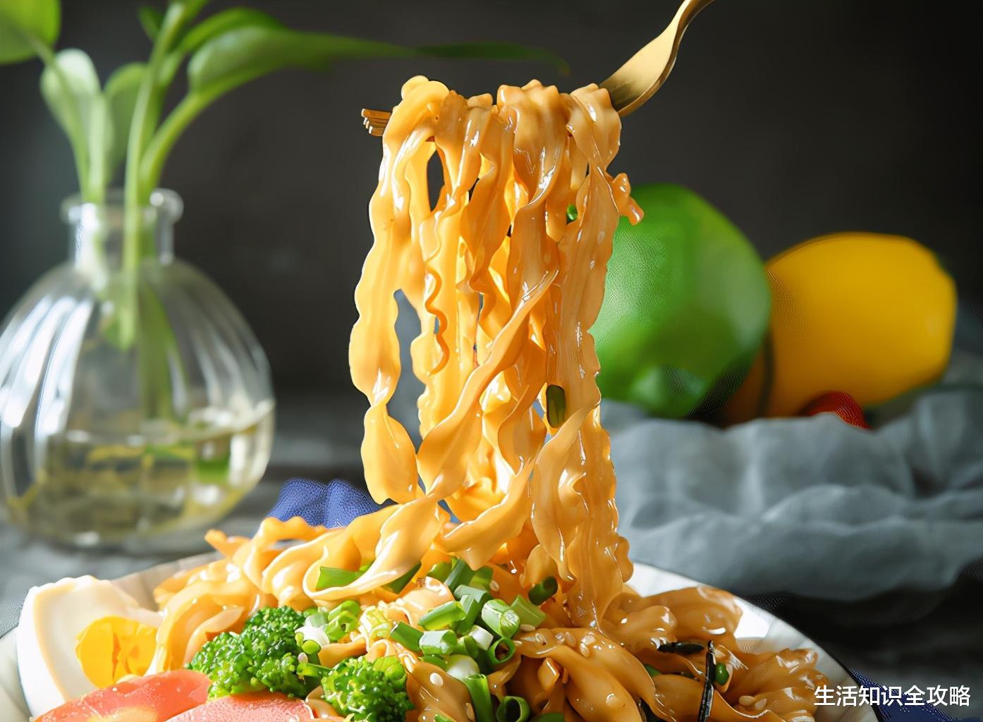 泡面|官宣！最好吃的一款泡面，秒杀康师傅统一，好吃到咬舌头！