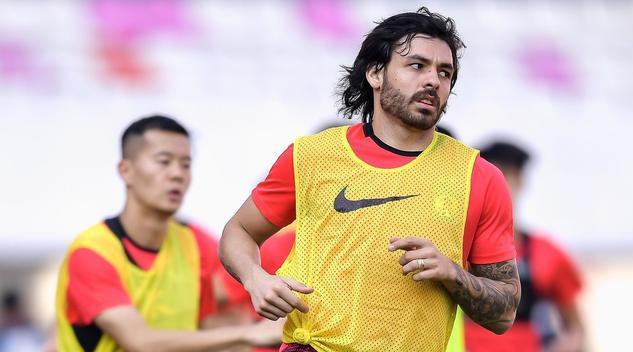 阿兰：高拉特7月！阿兰10月！两大归化球员有望携手出战40强赛