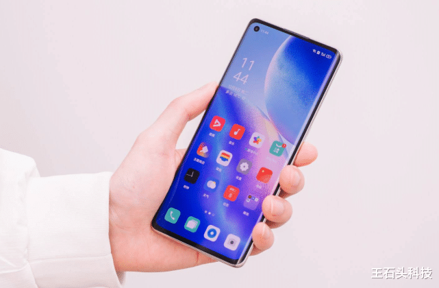 oppo reno|国产新“黑马”诞生！新机登上央视新闻，这款手机值得买吗？