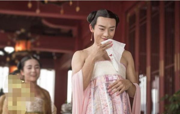 『李晨』《跑男》男扮女装,郑恺搞笑,李晨反差大,麒麟认不出,看到蔡徐坤:心动了