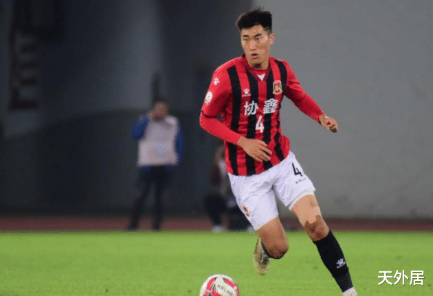 『国足』2大民间高手短短几天“现原形”！国足再烂，也不是你想进就能进