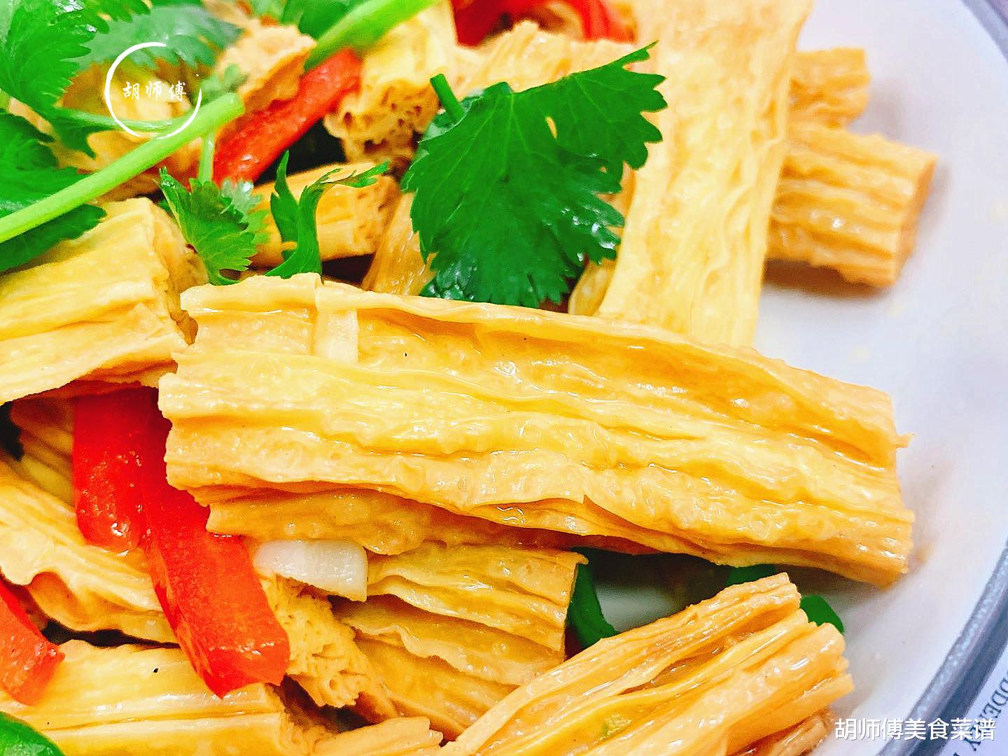 ：泡腐竹时，千万别马上用水泡！厨师长教你一招，腐竹1分钟就泡胀