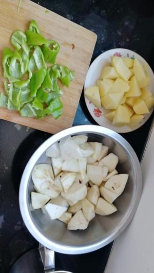 土豆：家常菜~地三鲜