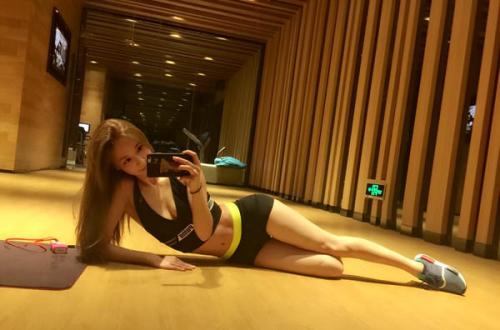 吴佳尼|她24岁时“未婚先孕”,34岁却惨遭影帝老公抛弃,36岁为儿子复出终爆红!