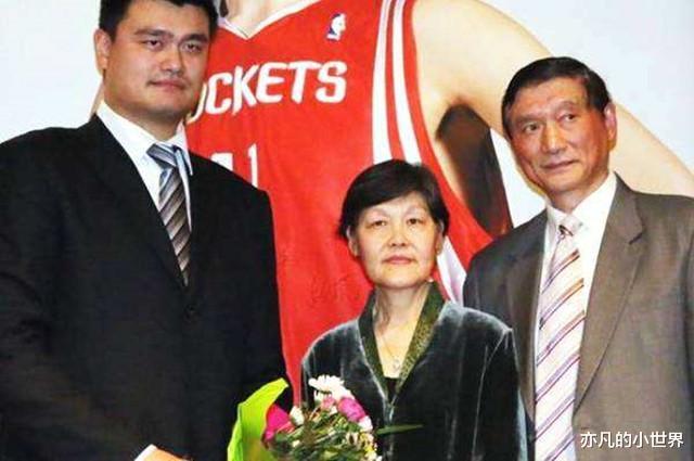 姚明|2米42“亚洲第一巨人”张俊才:和妻子相差77公分,20年没有孩子