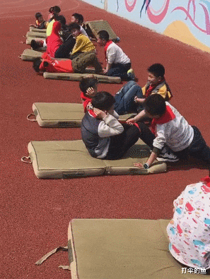 太监▲“同样在宫中,为什么御厨好好的,太监却不行呢?”哈哈哈哈...