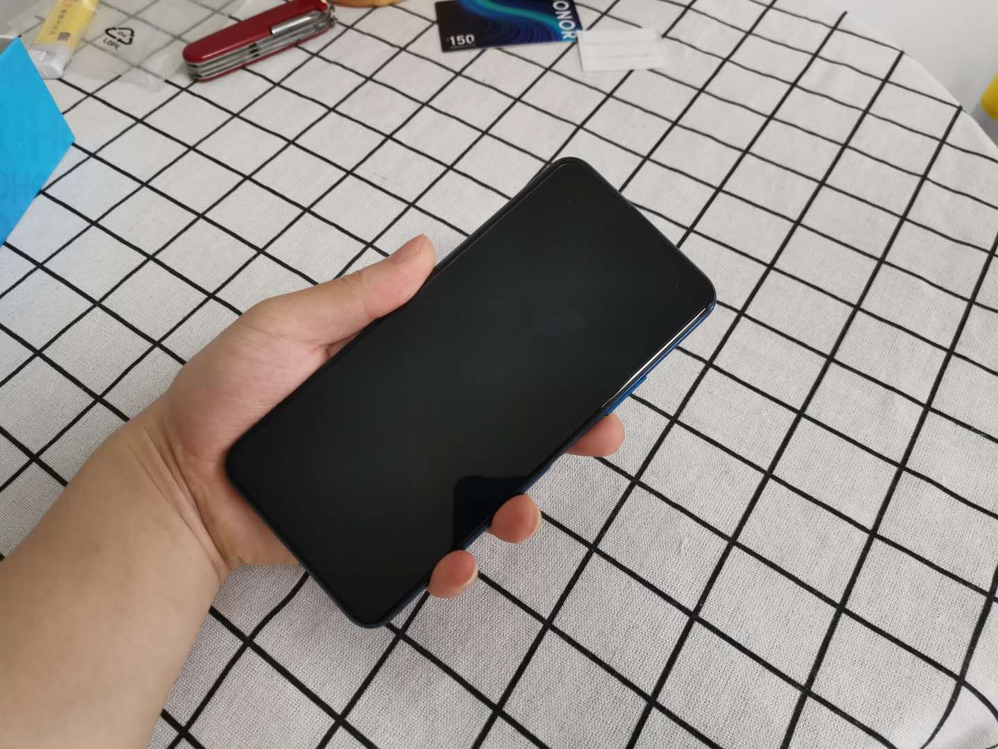『荣耀x10』用了一天荣耀X10，不吹不黑，谈谈最真实的使用感受！