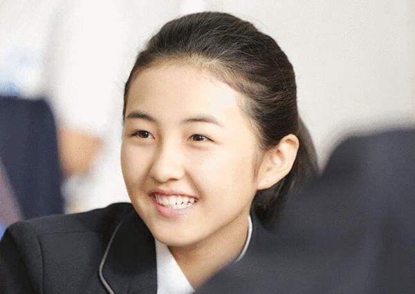 【张子枫】张子枫：我不适合古装，导演：你试试，网友：没有男演员配得上