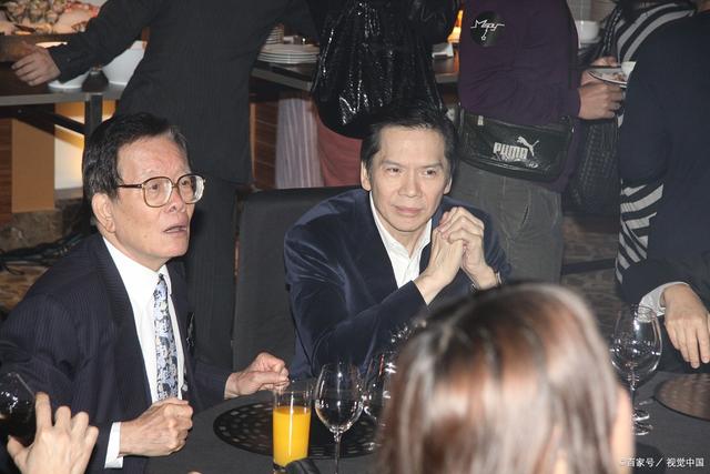 向华强|向华强兄弟被崩牙驹围困，林江林胜拼死救主，忠肝义胆传江湖