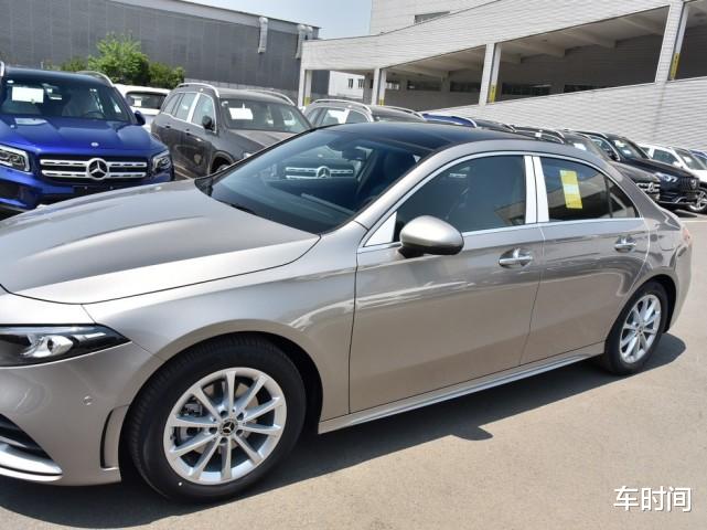 奔驰A级|奔驰又发飙了！从21万跌至14万多，油耗仅5.4L，后悔雅阁买早