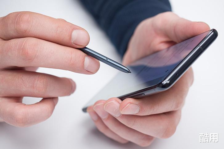 「三星」三星再次彰显实力,note20新机曝光,首发屏下镜头,note10降至新低