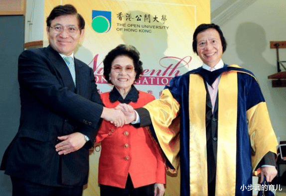 香港最有钱的包租婆，这两栋大楼都是她的，每年收租135亿