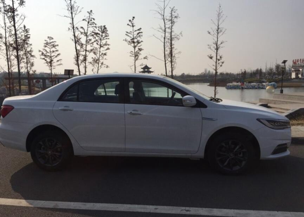 比亚迪秦：人生中的第一辆车，花8.2万喜提比亚迪秦，分享用车感受！