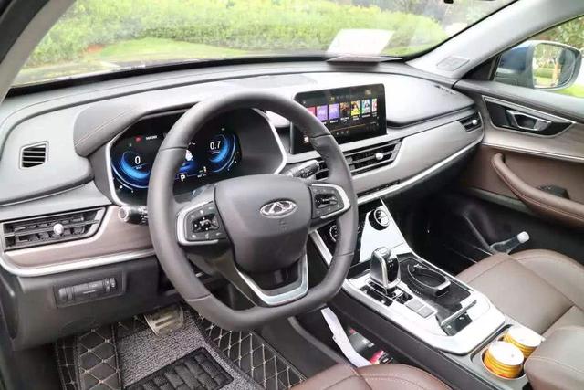 『瑞虎8』瑞虎8的1.5T和1.6T精英版，相差1.1万该如何选？对比后轻松做决定