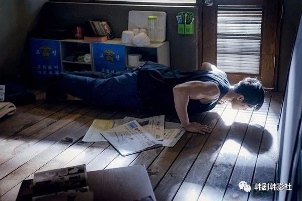 朴叙俊：《梨泰院》朴叙俊仇人出狱变“顺毛黑发” 韩妹暴动想嫁给他