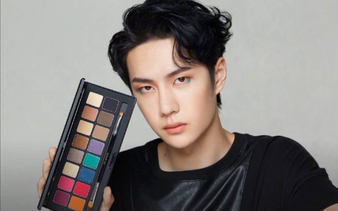 张艺兴|代言彩妆的男星，张艺兴白宇油腻，王一博李汶翰陈伟霆仍需努力