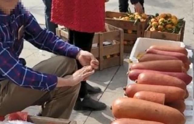 香肠|大爷摆摊卖它，远看以为是香肠，走近一看可把我乐坏了！买它不亏