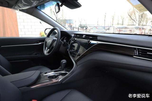 大众迈腾■了不起的“丰田造”，一箱油1463Km，12个月卖185245辆，看啥迈腾