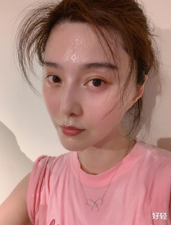 范冰冰|范冰冰，从120斤瘦到90斤，素颜美成小女生，怪不得被人当街求婚