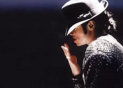 艾尔顿·约翰：回顾世界乐坛的历史，这十位音乐艺术家的专辑最畅销