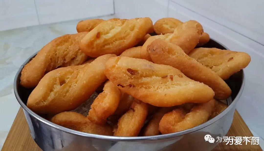 [麻花]以后面粉就这样做，一次炸一锅，个个香酥掉渣，比油条麻花还好吃