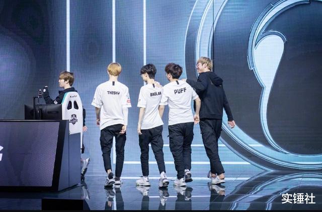 ig|IG拿下V5笑笑却开团克里斯，直言教练纯白给不懂BP！和对手差距大