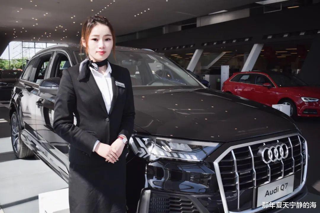 「4s店」卖车女销售很有销售技巧，对潜在客户主动出击，不惜接受潜规则