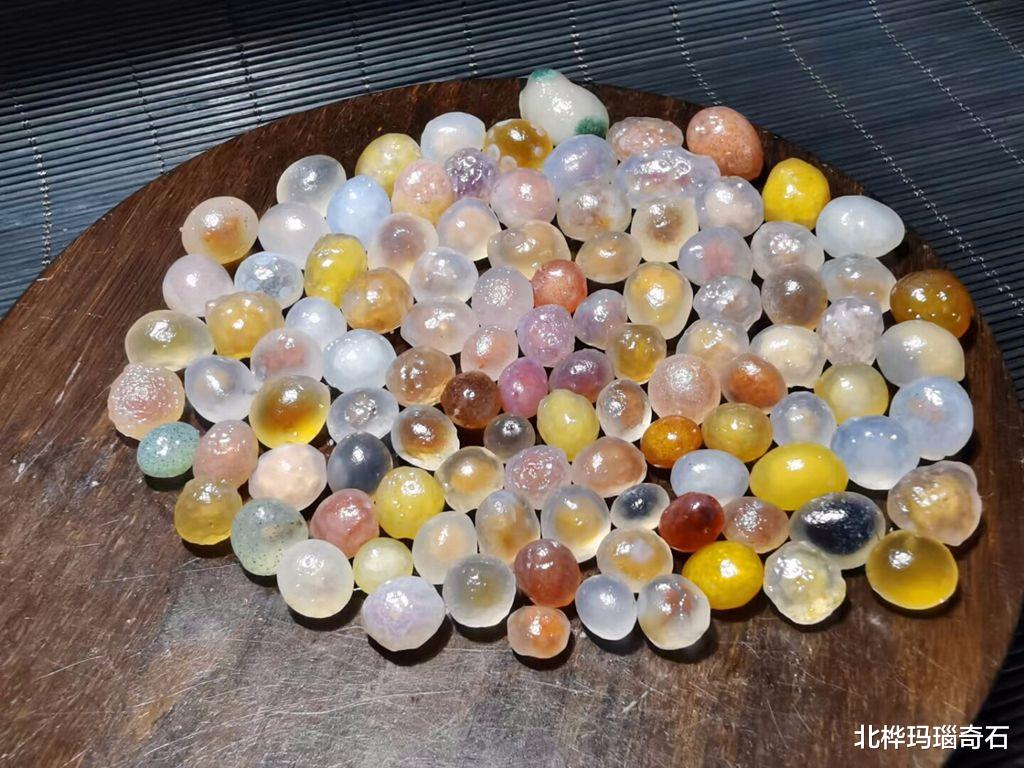 |因为喜欢捡石头，所以认识很多朋友