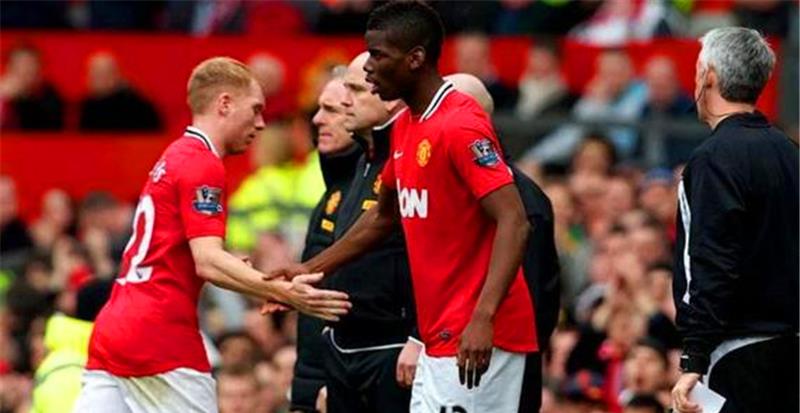 曼联|他让弗格森与穆里尼奥不爽，自荐曼城瓜帅都不要，唯独曼联当个宝