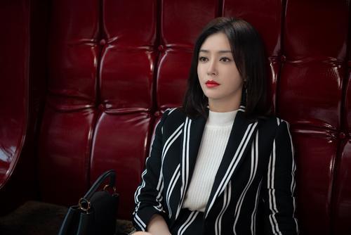 『杨紫』演员指数最新排名，王一博下滑严重，杨紫掉出榜单，榜首实至名归