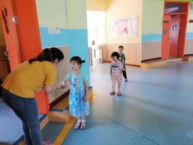 『幼儿园』幼儿园开学，实行“自愿返校”，送与不送可以参考这3条建议！