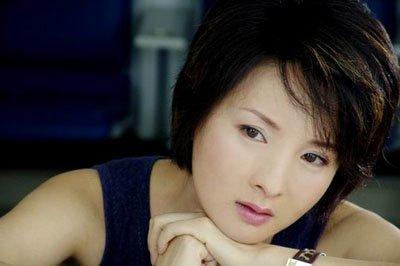 师小红|他为了老婆不生娃，为照顾岳父岳母息影，50岁老来得子乐坏了