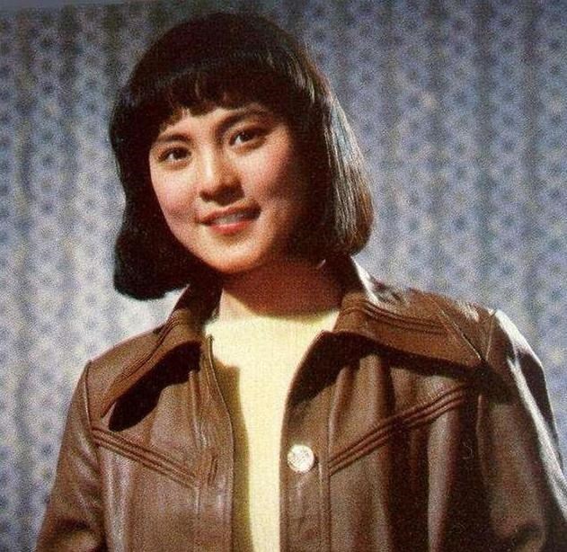 「张芝华」张芝华被“逼”离婚沦落街头，却嫁旅美画家，报复手段“太高明”