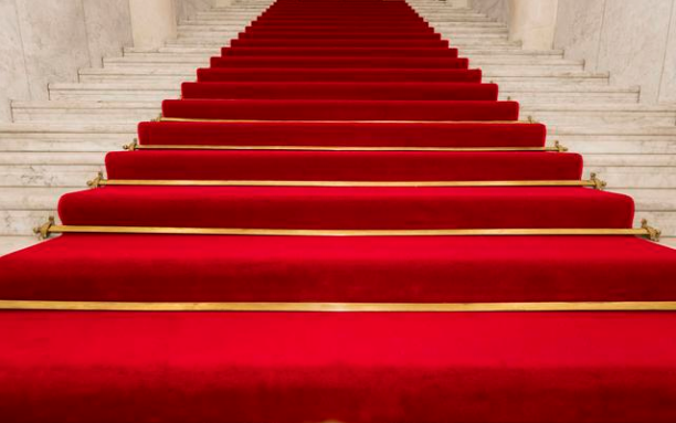 「」心理测试:你要登上哪部楼梯,测出你今年哪方面会节节高升