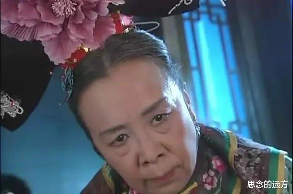 唐嫣■认出了“容嬷嬷”，却没认出唐嫣，当年这部剧里唐嫣也太嫩了吧！