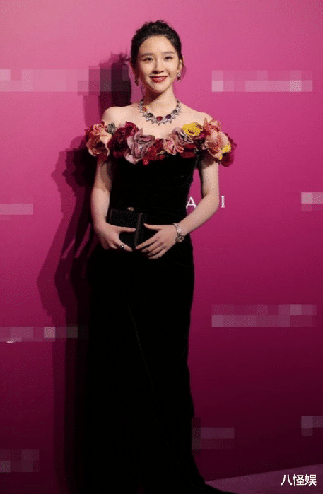 唐艺昕|唐艺昕产后瘦身成功营业，张若昀疯狂表白傲娇称：我老婆，我孩她妈