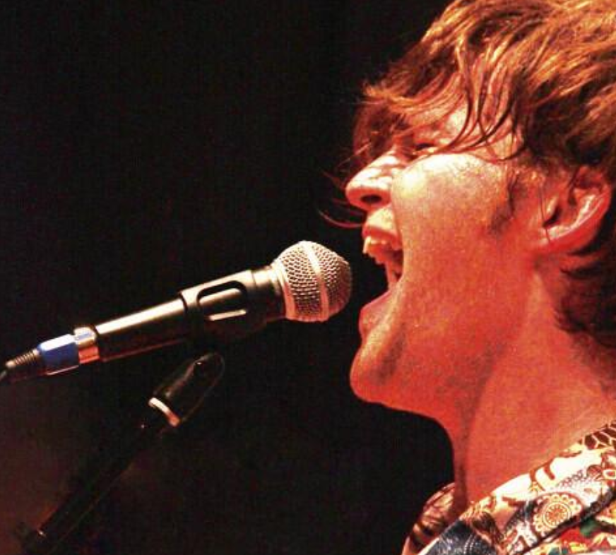 |凭一首歌就“净赚”九亿，家喻户晓还给写进教材，这是什么“神仙歌曲”？