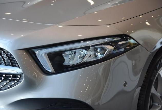 易烊千玺■年轻人也买得起BBA！盘点奔驰宝马奥迪入门车，均价15万就能入门