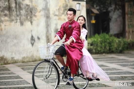 杀青|《奔跑吧4》低调杀青，C位人选太满意，谁注意baby肩膀上的那只手？