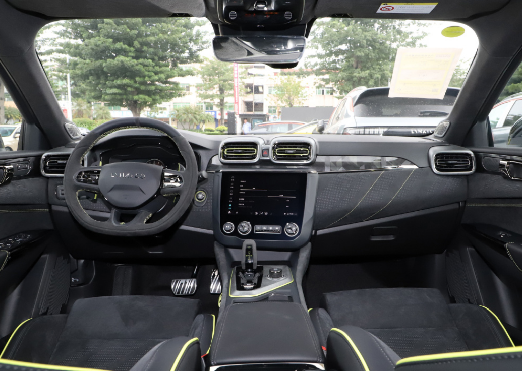 日产轩逸|谁说鱼和熊掌不可兼得?年轻人都买这3款轿车,朗逸、轩逸过时了