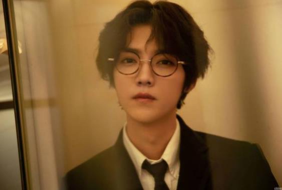 「陈敏之」鹿晗新剧模仿《战狼》吴京的造型, 为树立硬汉形象, 这次的牺牲不小！