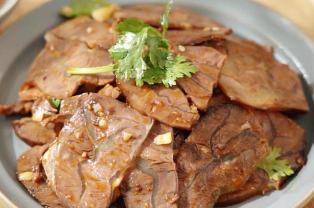 牛肉|入伏后这个菜要多吃，煮煮拌拌弄一盘，低脂高蛋白，多吃也不长肉
