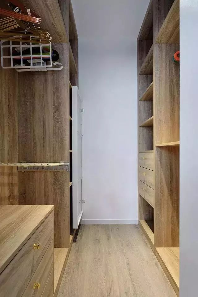 |三代人的50㎡小户型,三室一厅+独立衣帽间,老破小逆袭小豪宅!