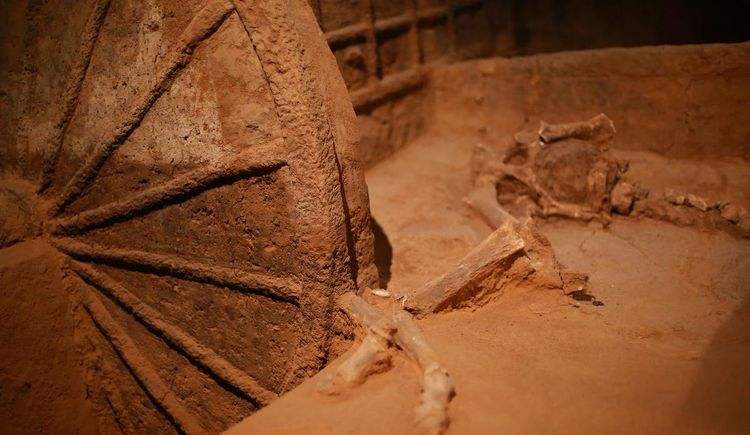 历史解密坊|马王堆出土国内最早《地形图》，专家根据地图，找到6个废弃城市