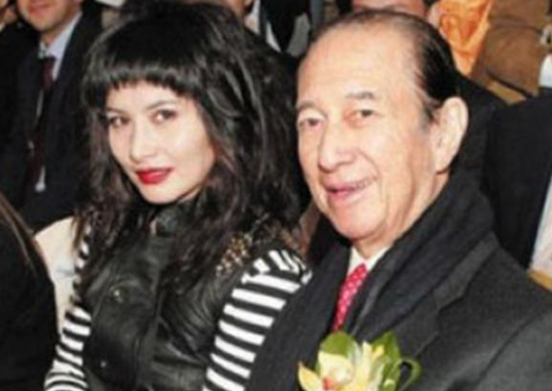『赌王』她是赌王最霸气的女儿，拿走450亿家产，曾说不认识何猷君姐弟