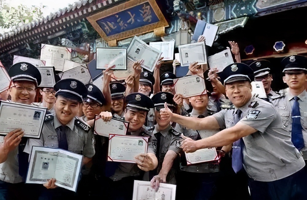 大学|被外卖小哥刺激了！于是，我又开始考证了…
